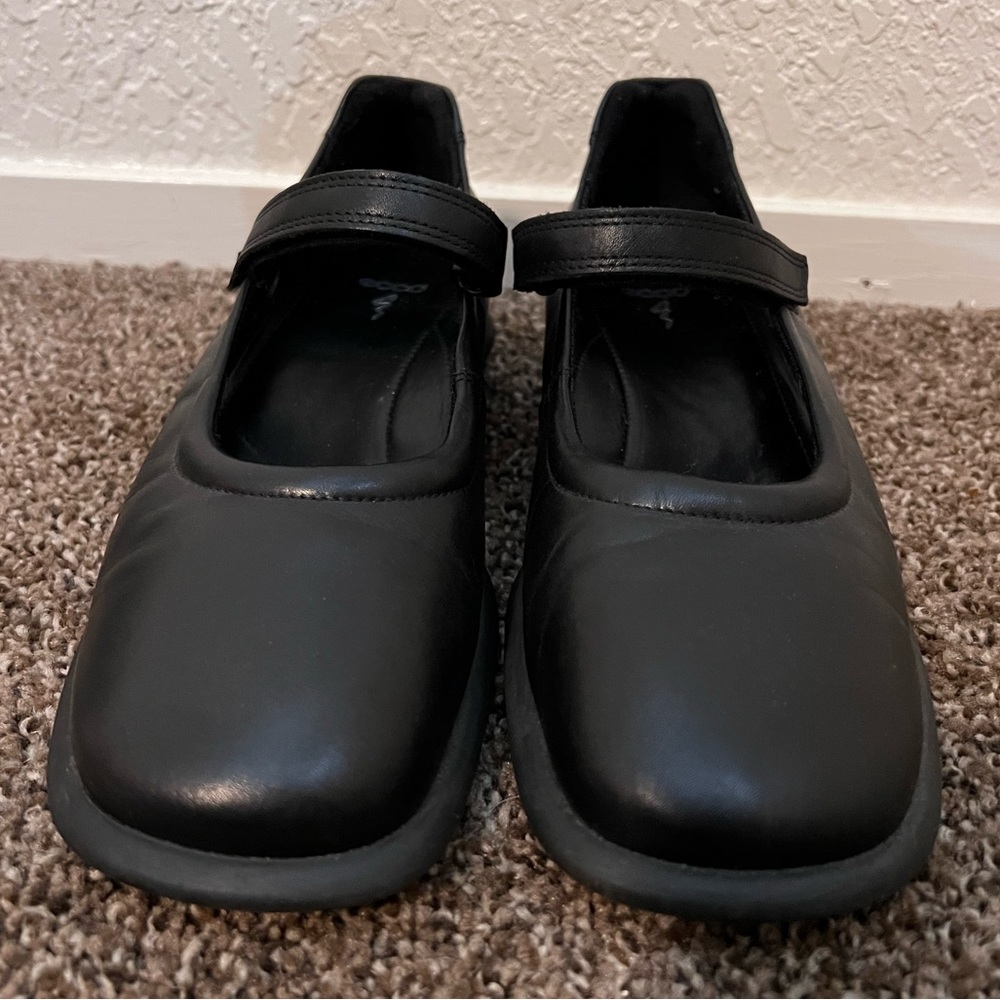 Ecco leather flats
